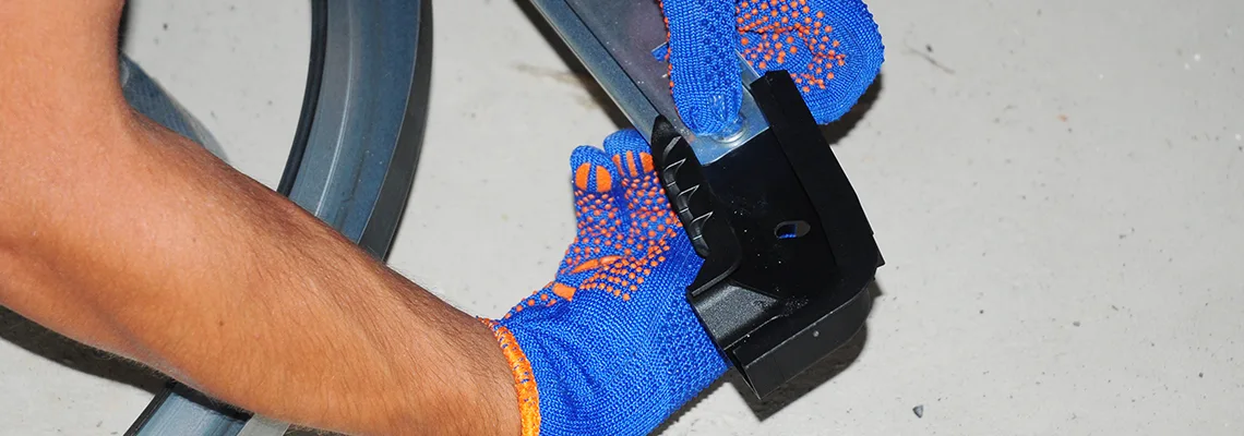 Sticky Roll Up Garage Door Repair in Cutler Bay, Florida